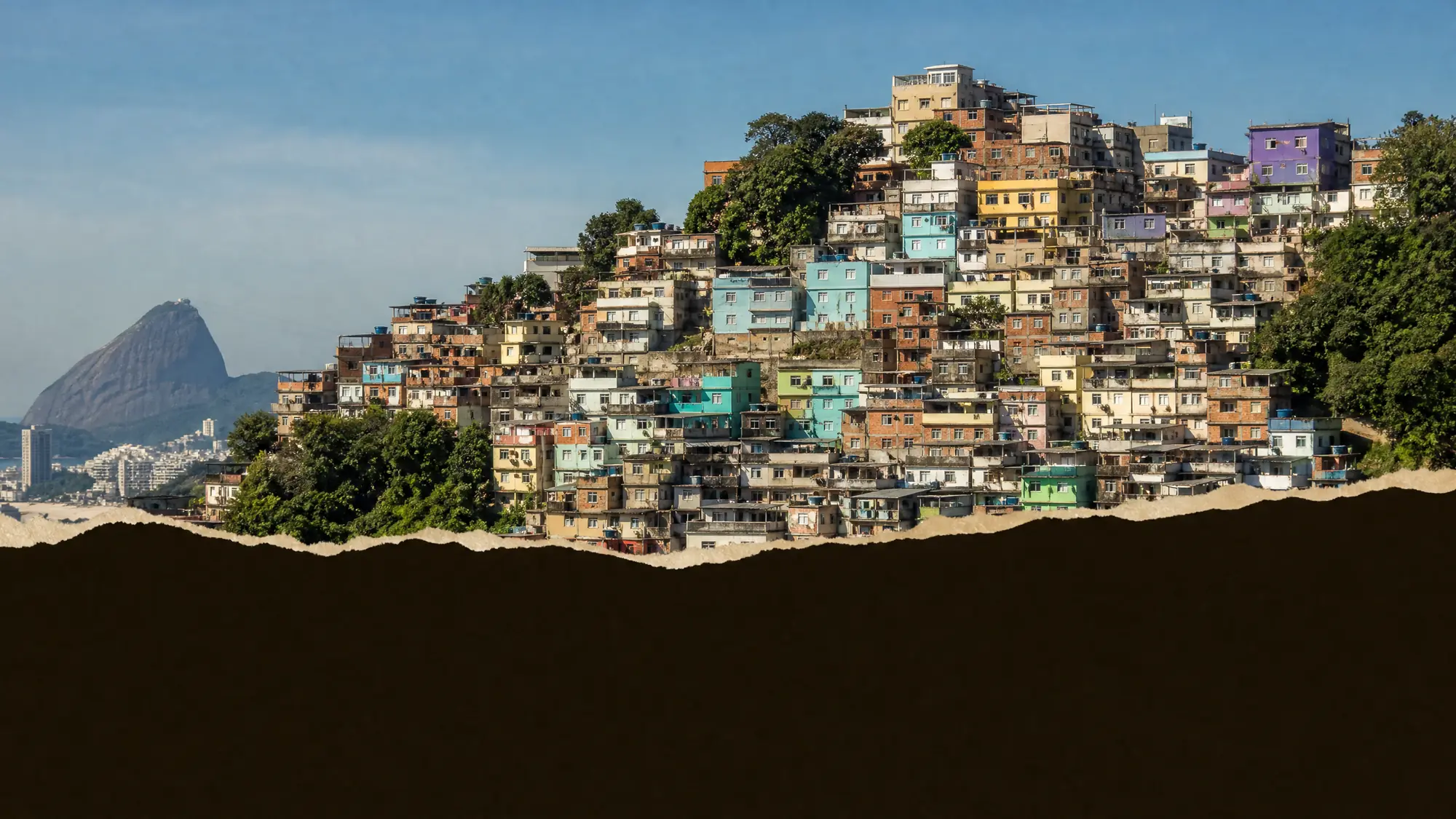 Explorez l'une des communautés les plus escarpées de Rio de Janeiro. Un guide local vous conduit à travers d'étroites ruelles jusqu'à des points de vue panoramiques et des espaces culturels.